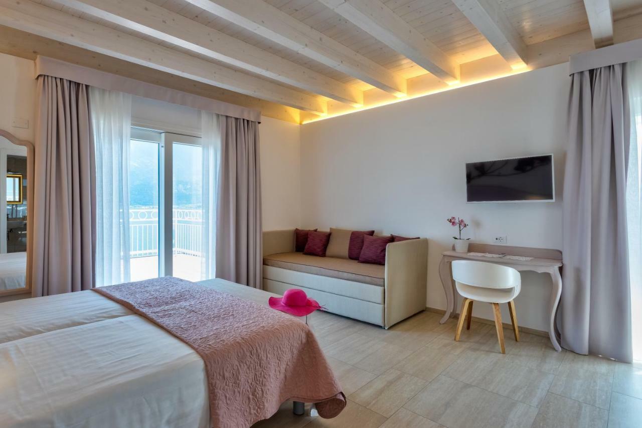 Hotel Riviera Panoramic Green Resort 利莫内-苏尔加达 外观 照片