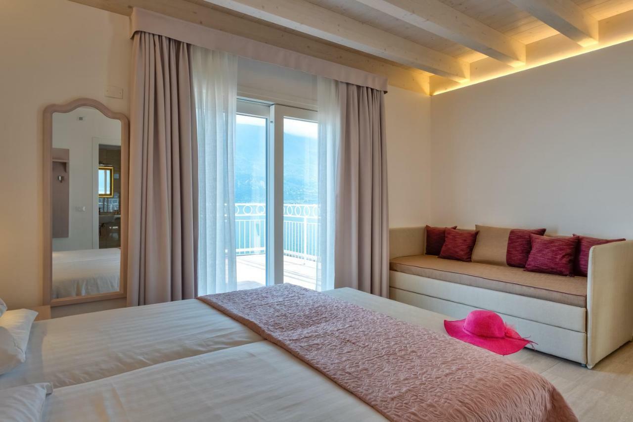 Hotel Riviera Panoramic Green Resort 利莫内-苏尔加达 外观 照片