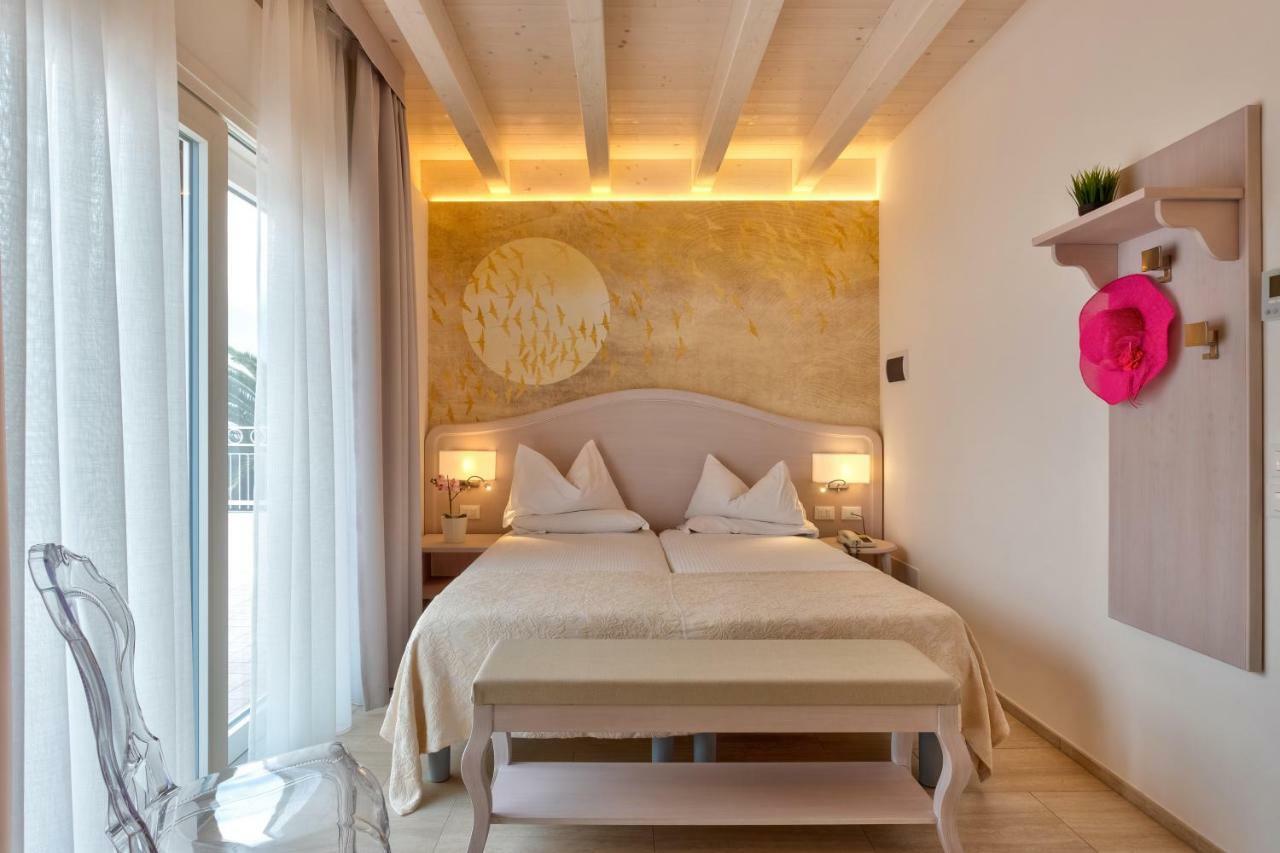 Hotel Riviera Panoramic Green Resort 利莫内-苏尔加达 外观 照片